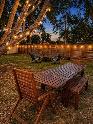 Outdoor dining - -Peaceful Downtown Clermont Studio-Unit A- (Clermont)