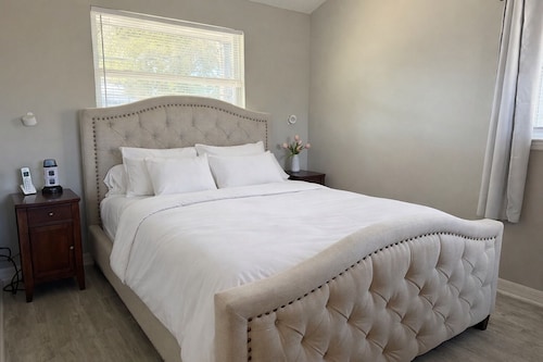 -Peaceful Downtown Clermont Studio-Unit A-