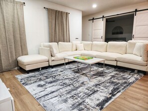 Living area - Med Discounts! Home near FIFA, NRG, Medical Center, Downtown! (Houston)