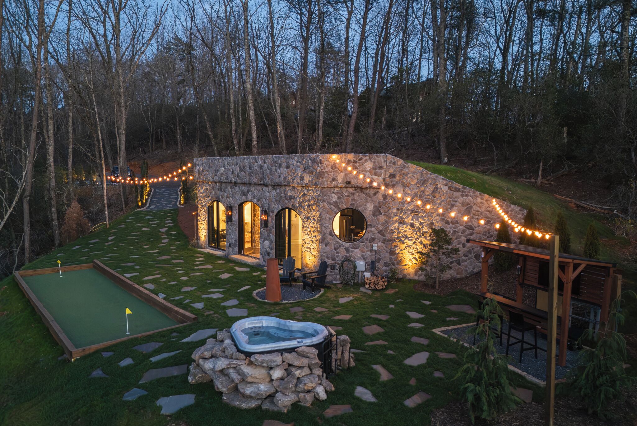 Outdoor spa tub