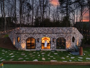 Exterior - The Cave at Dahlonega Estate (Dahlonega)