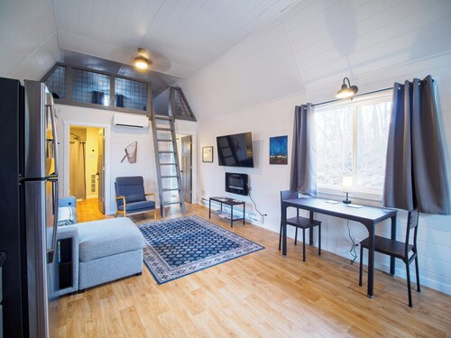 Cozy Lofted Cabin #1 at Cataract Lake Getaway