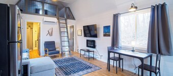 Cozy Lofted Cabin #1 at Cataract Lake Getaway
