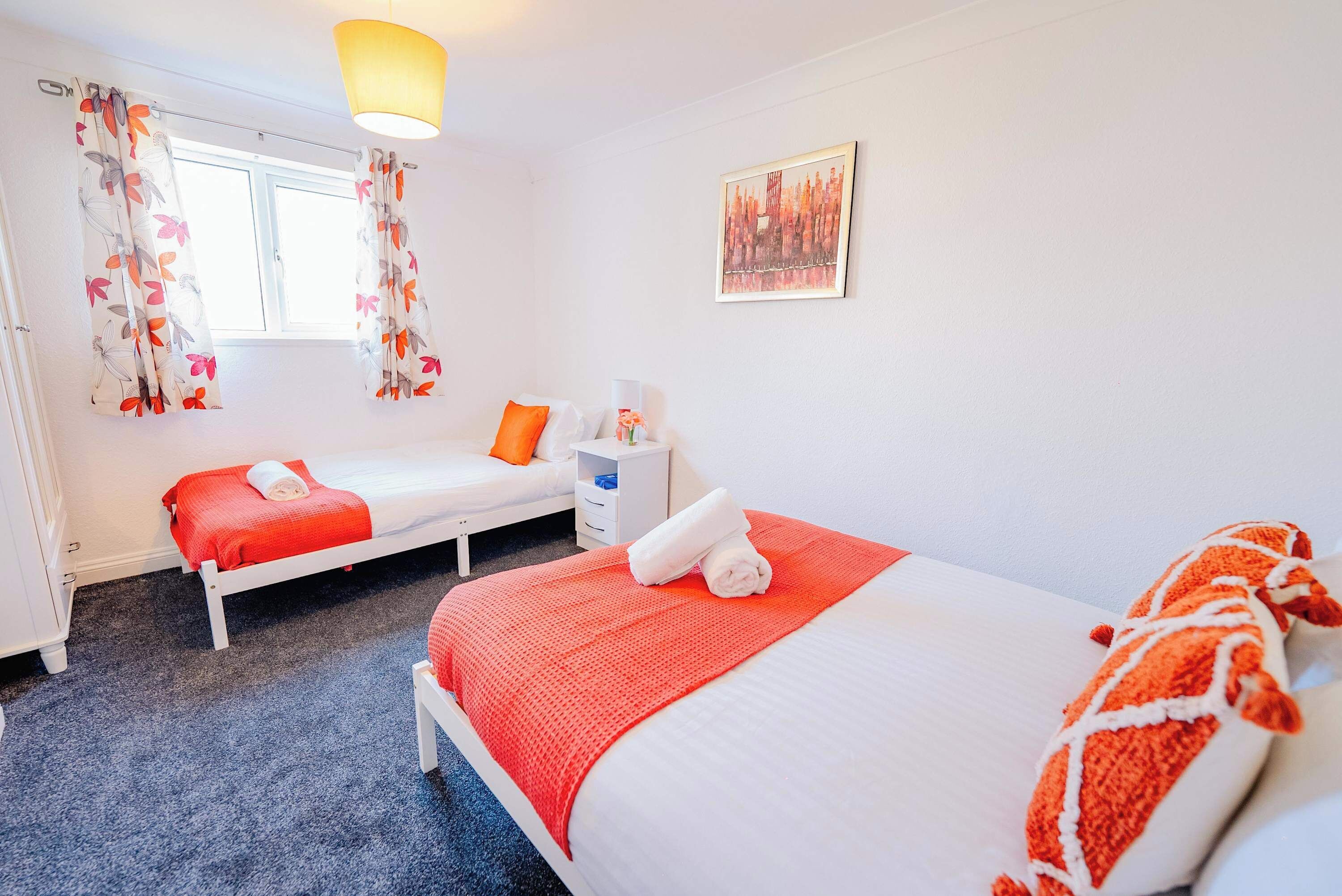 3 Schlafzimmer, Schreibtisch, Bügeleisen/Bügelbrett, WLAN