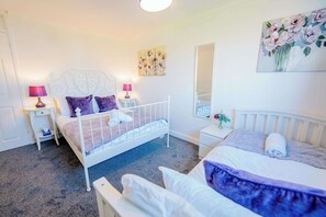3 bedrooms, desk, iron/ironing board, WiFi