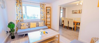 3BR House with Games Room & Free Parking