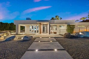 Exterior - Bermuda Dunes Racquet Club | 6BR Luxurious Estate (Bermuda Dunes)