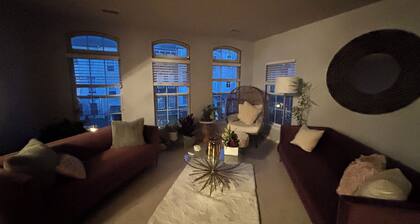 Cozy 2-bedroom condo in Owings Mills close to plenty of shops & restaurants.