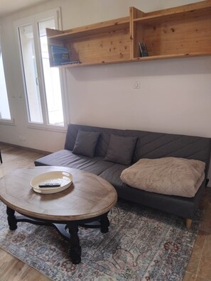 Living area - A Warm Nest in the Heart of Heaven with Spa (Charleville-Mézières)