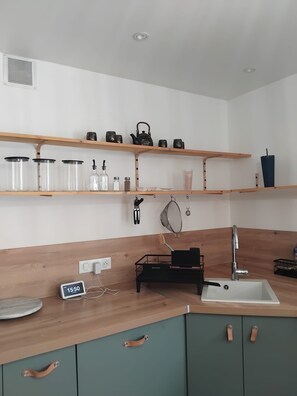 Private kitchen - A Warm Nest in the Heart of Heaven with Spa (Charleville-Mézières)