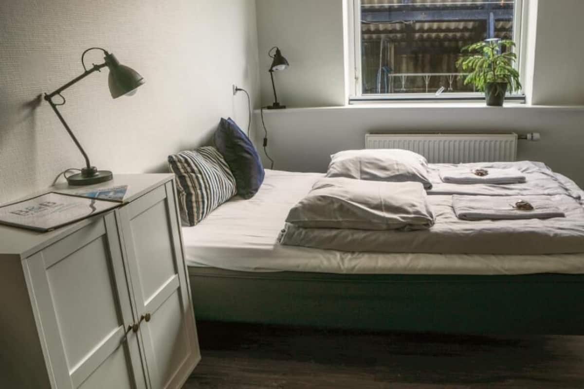 Vierbettzimmer, Blick auf den Innenhof