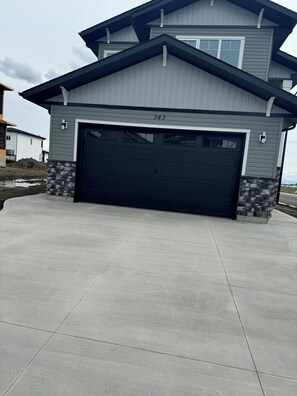 Exterior detail - Stylish, conducive, and serene 2-bedroom suite located in the heart of Brighton, (Saskatoon)