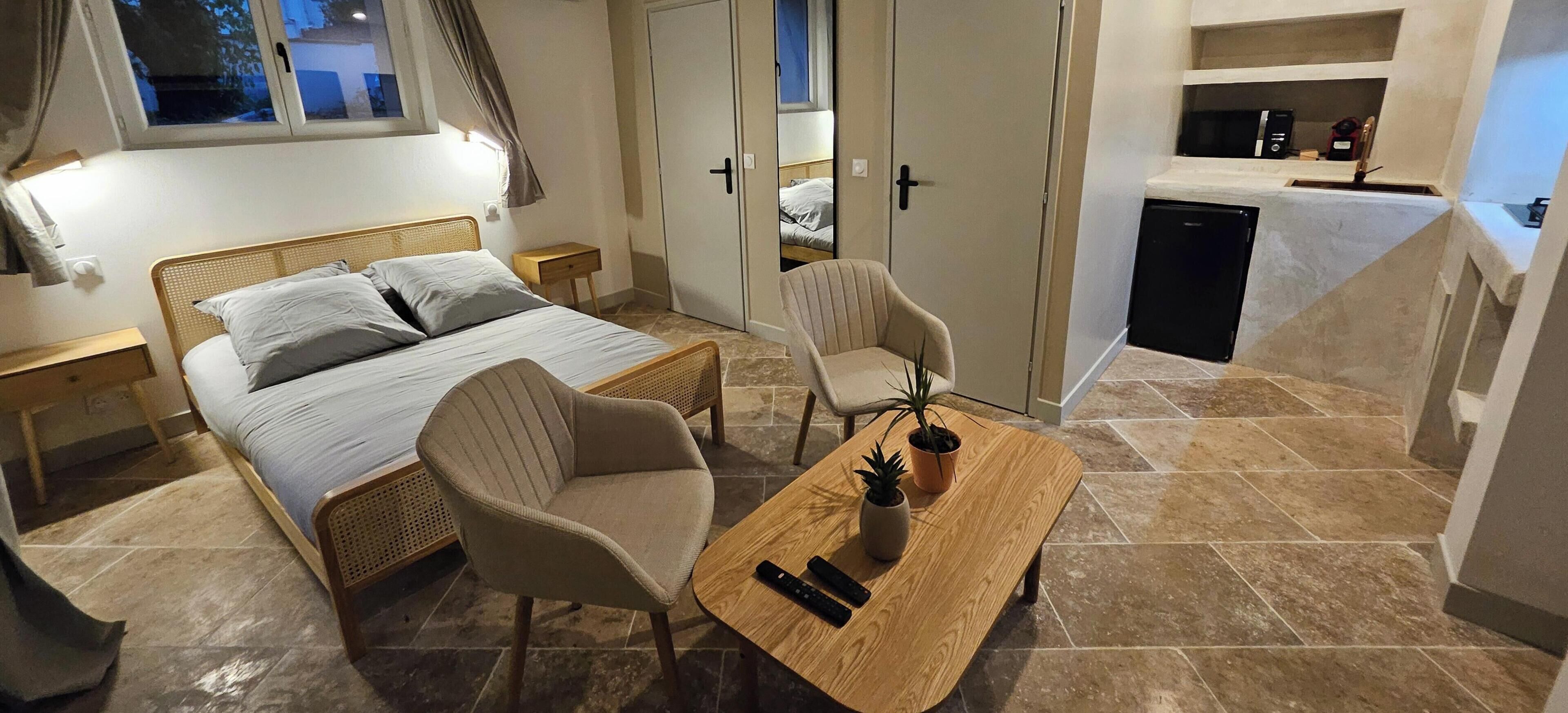 1 bedroom, WiFi, bed sheets