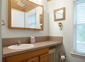 Bathroom - Unique Cabin with lake views perfect for a getaway (Irwin)