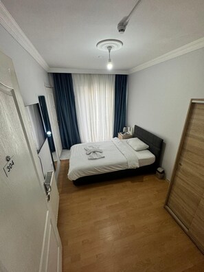 Basic Single Room | Free WiFi - Filyos Lotus Pansiyon (Caycuma)