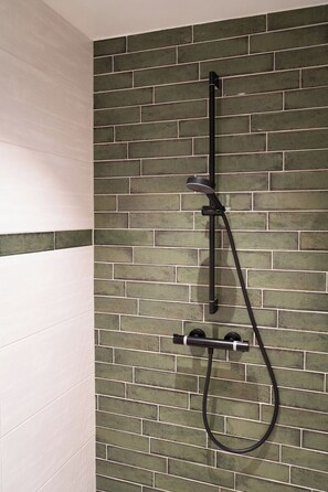 Bathroom - Vrbo Property (Dötlingen)