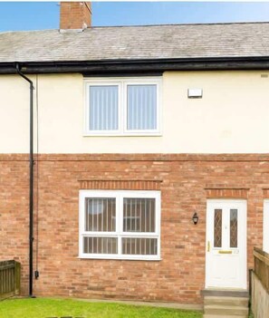 Exterior - Pet-Friendly Home with Secure Garden nr Beamish (Birtley)