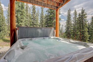 Tina de hidromasaje al aire libre