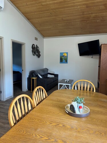 2 Bedroom Cottage In Crawford Bay, BC. An Artisan town on Kootenay Lake