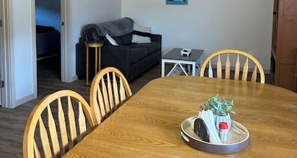 2 Bedroom Cottage In Crawford Bay, BC. An Artisan town on Kootenay Lake