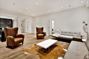 Living area - Les Suites Saint Francois Xavier (Montreal)