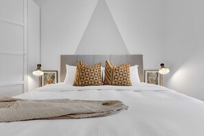 Room - Les Suites Saint Francois Xavier (Montreal)