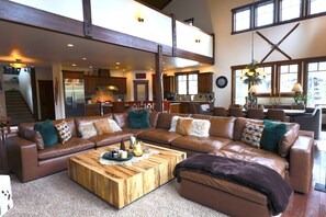 TV, fireplace - Luxury Breck Golf Course Home Hot Tub  Sleeps 14 Near Gondola (Breckenridge)