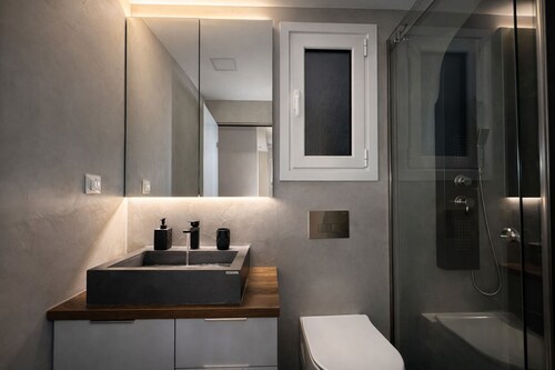 Sea Whisper Apartment in Rafina by ΜΡS