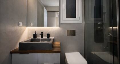 Sea Whisper Apartment in Rafina by ΜΡS