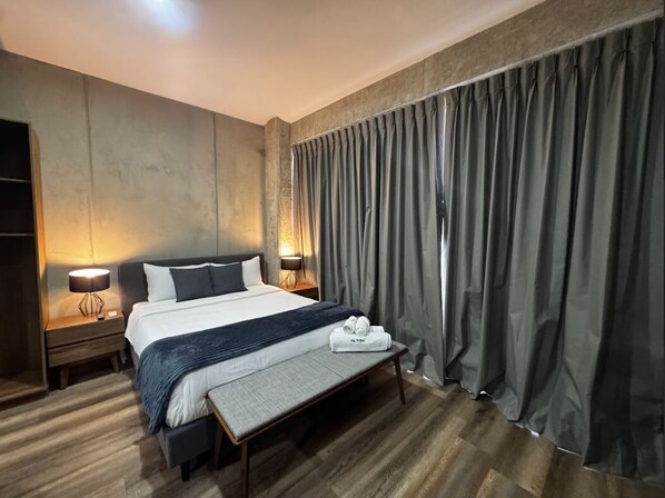 Deluxe Apartment, City View