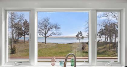 Waterfront Oasis with Game Room, Newly Renovated!