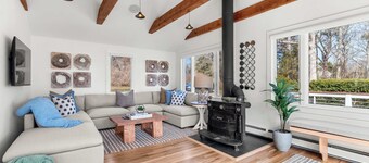 Waterfront Oasis with Game Room, Newly Renovated!