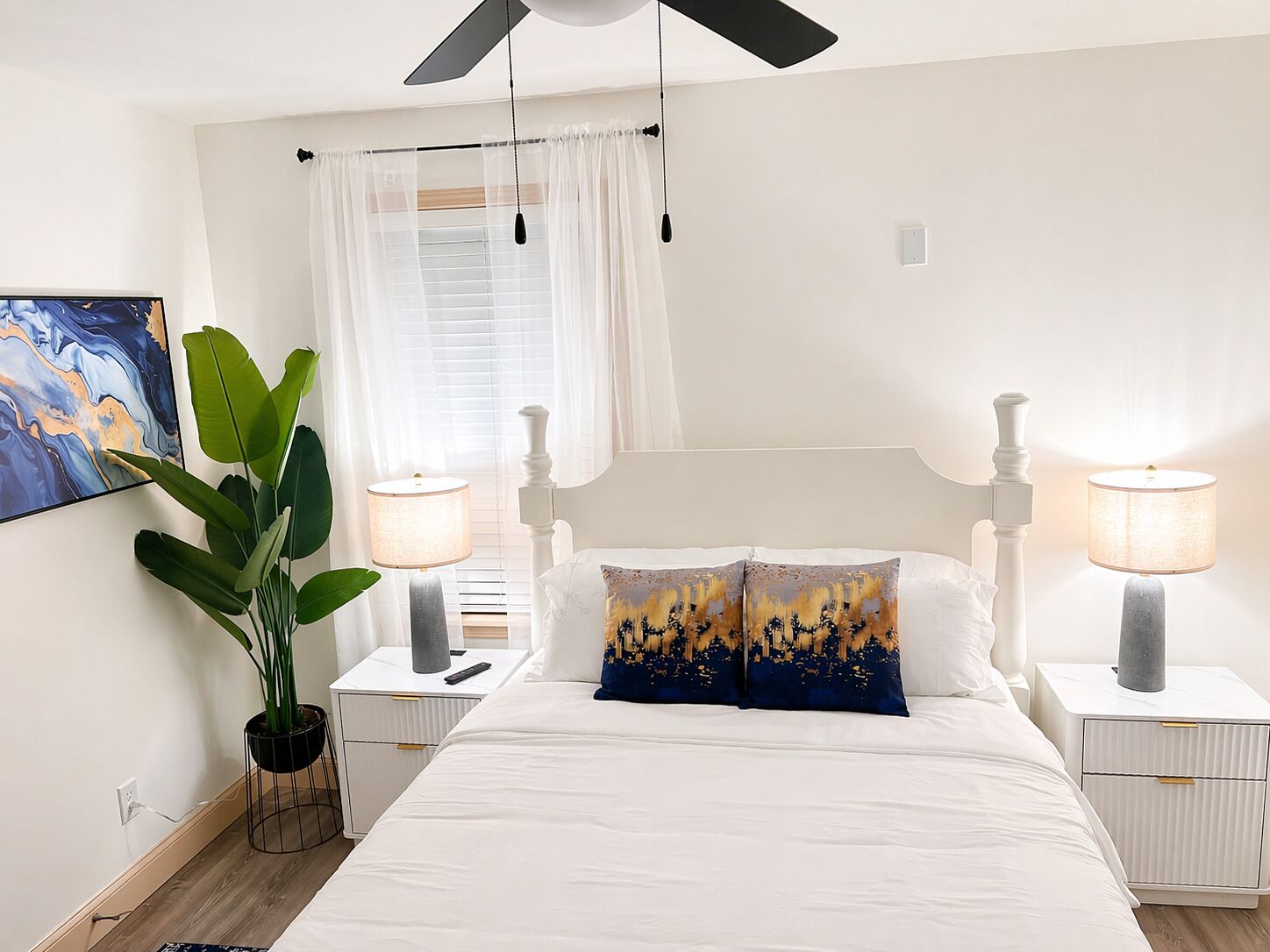 2 chambres, fer et planche à repasser, Wi-Fi, draps fournis