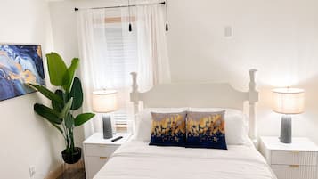 2 bedrooms, iron/ironing board, WiFi, bed sheets