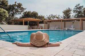 Pool - Para di misa - The green flamingo (Sint Willibrordus)