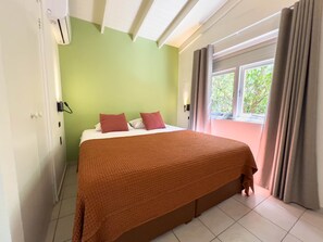 2 bedrooms, WiFi, bed sheets - Lora - The green flamingo (Sint Willibrordus)