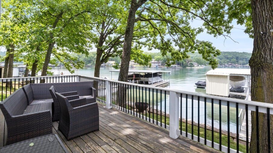 The Kelley's Lakefront Escape Loto