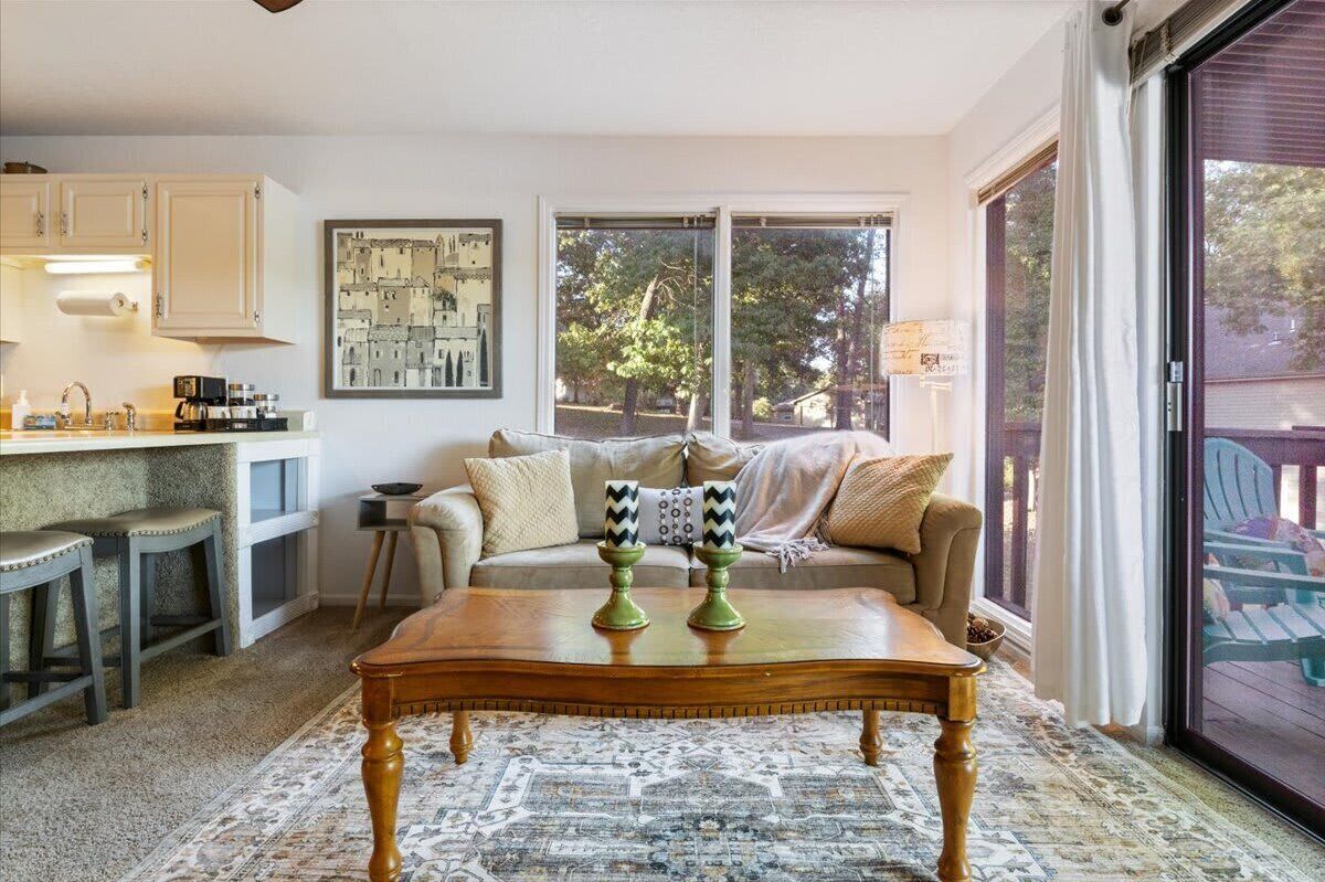 Condo, 1 Queen Bed with Sofa bed, Patio, Pool View (6620 Weston Point F6) | Living area