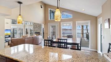 Nhà, nhiều giường, sân hiên (661 Scenic View) | Bếp riêng