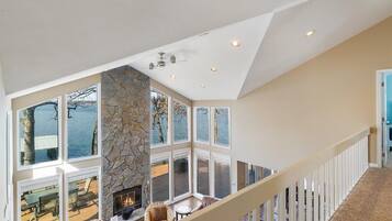 Maison, Plusieurs lits, patio (661 Scenic View) | Intérieur