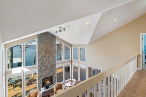 Nhà, nhiều giường, sân hiên (661 Scenic View) | Nội thất