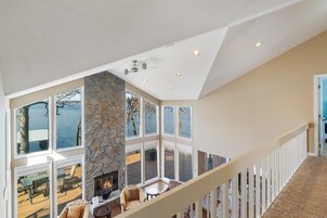 Casa, várias camas, varanda (661 Scenic View) | Parte interna