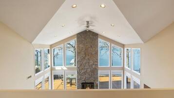 Nhà, nhiều giường, sân hiên (661 Scenic View) | Nội thất