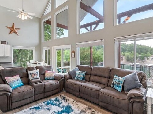 Lakefront Home With Private Dock