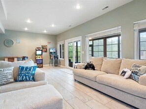 Casa, várias camas, varanda (24 Mimosa  Rd) | Parte interna