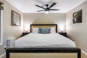 Condo, Multiple Beds, Pool Access (5940 Baydy Peak #936) - Lakefront Condo Indoor Pool, Sauna, & Pickle Ball! (Osage Beach)