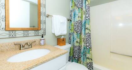 Lakefront Condo With Indoor Pool
