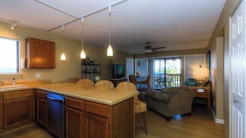 Villa, plusieurs lits, patio, vue piscine (237 SWS Dr 2A) | Intérieur