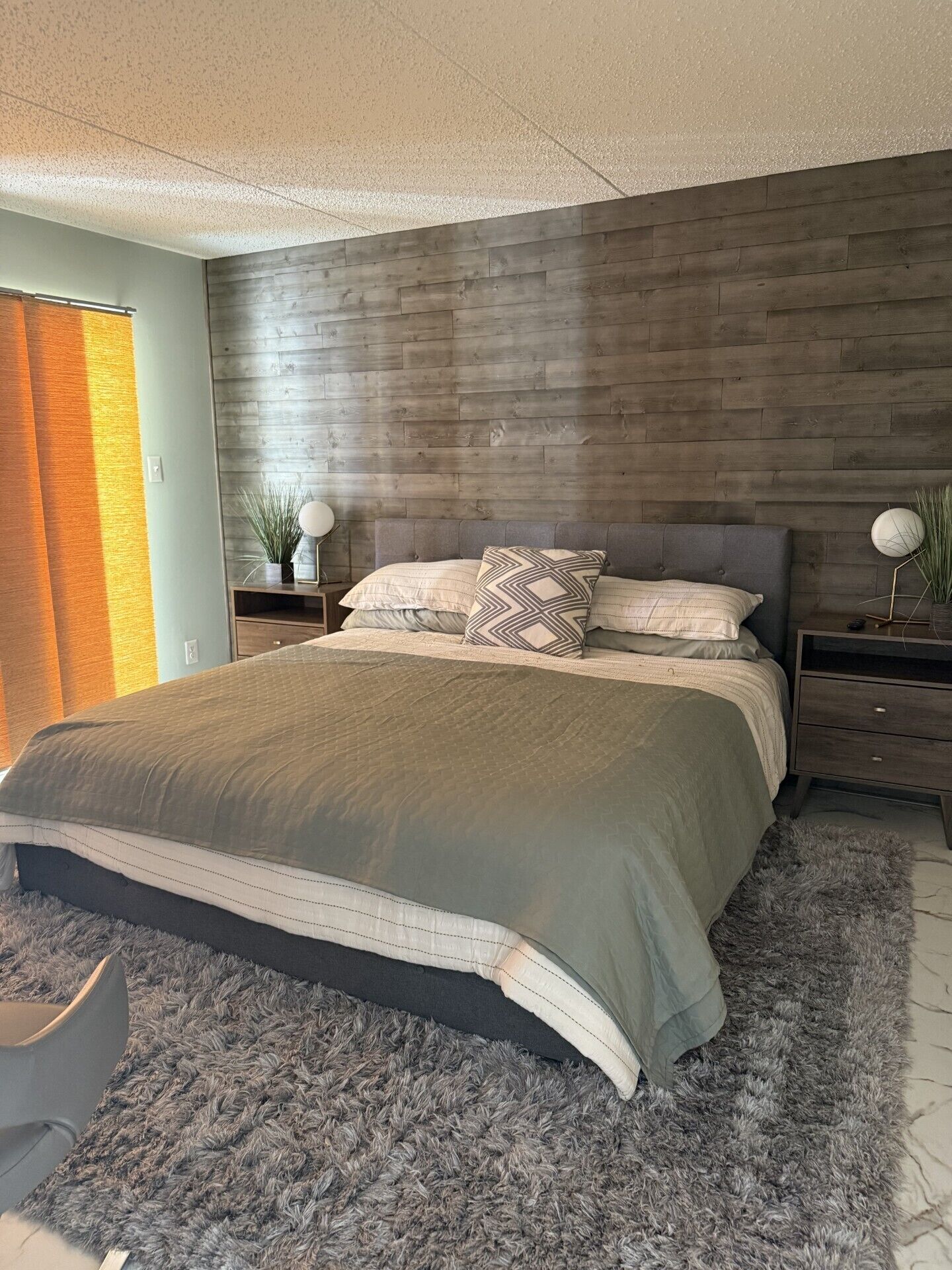 2 bedrooms, iron/ironing board, Internet