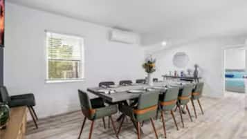 Comfort Villa | Dining room
